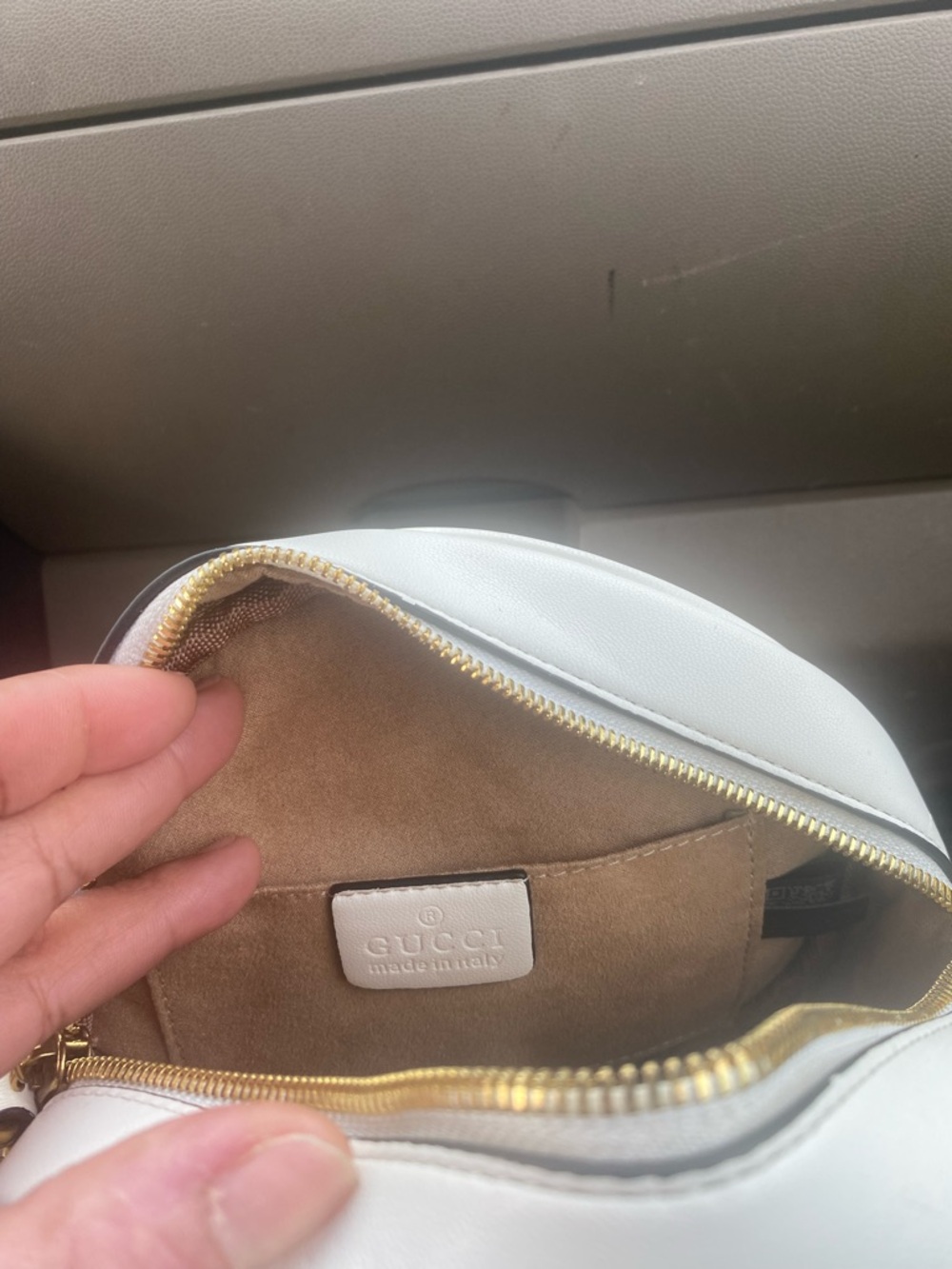 Gucci White Quilted Round Crossbody with Gold Double G Hardware - Picture 3 of 3